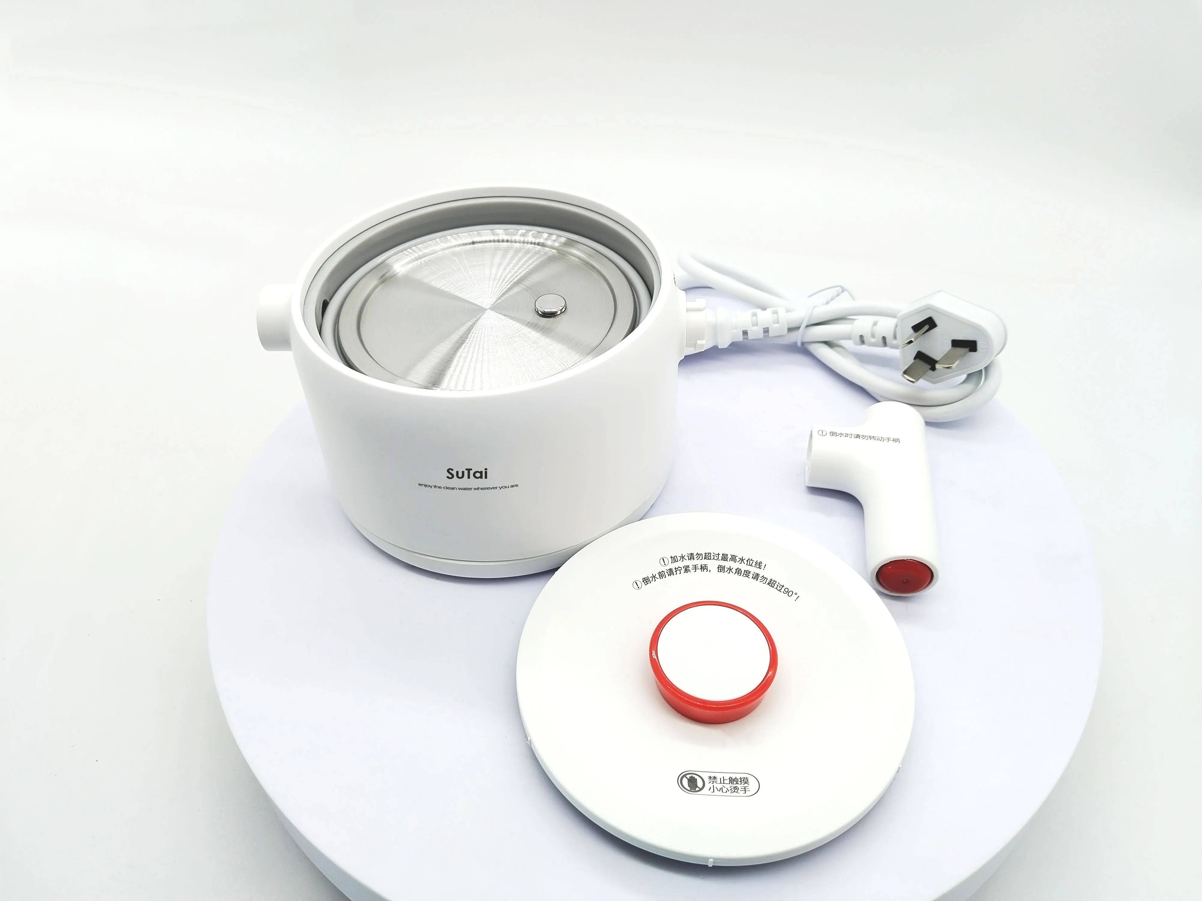 The new design of the digital thermostat shows that portable thermos flasks with adjustable electronic heater temperature.