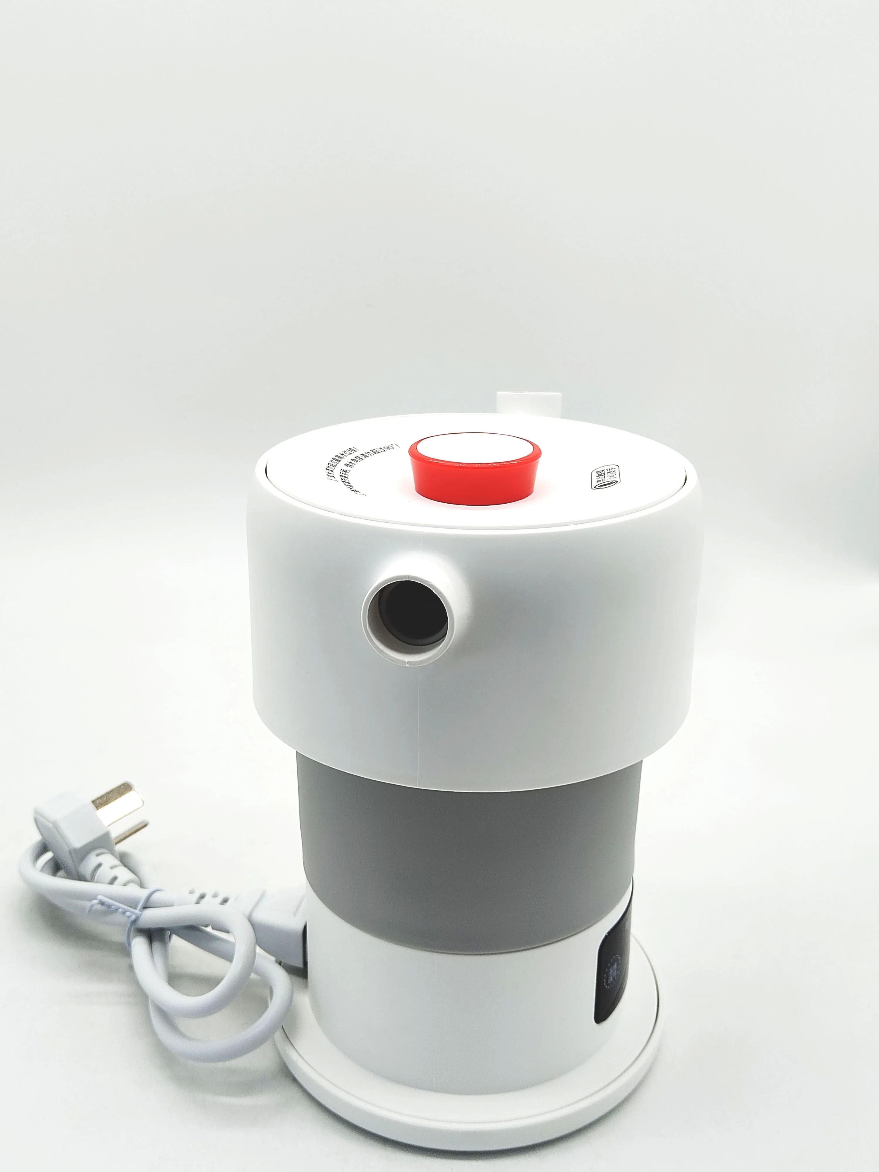 The new design of the digital thermostat shows that portable thermos flasks with adjustable electronic heater temperature.