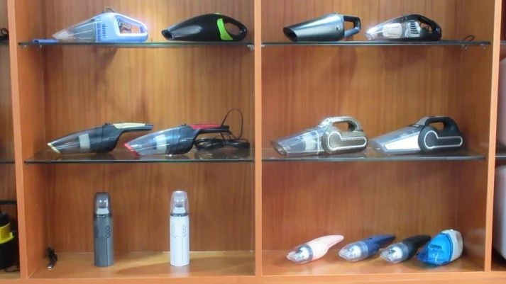 Portable Car Stubsauger Wireless Automatic 5200Pa Pumping Mini Cleaning Vacuum Cleaner on Home Table